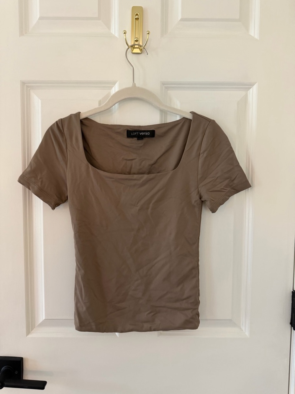 LOFT Taupe Scoop-Neck Short Sleeve Tee